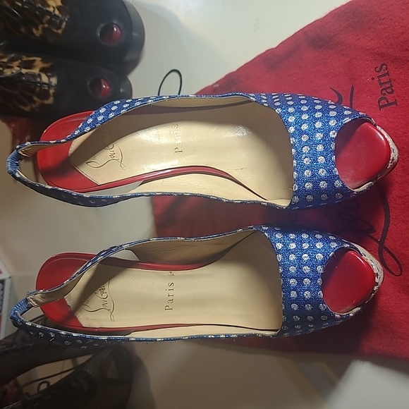 Christian Louboutin - Picture 10 of 12